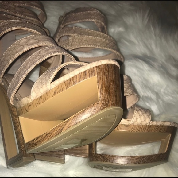 COPY - Brand new heels - Picture 3 of 5